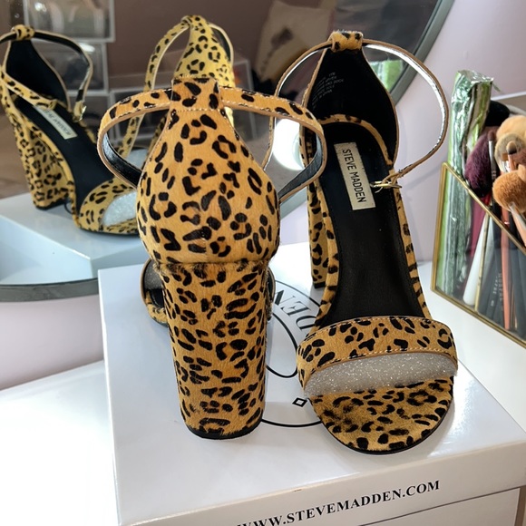Steve Madden leopard print heels - Picture 3 of 4